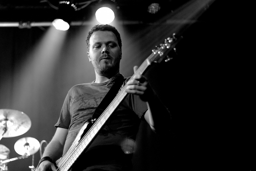 Sebastian Harnack, Bass, B&W, Blind Ego, Das Rind, Rüsselsheim