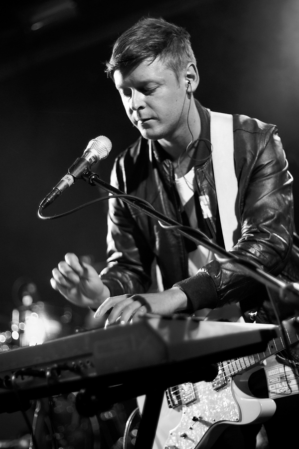 Jon Courtney, Guitar, Keyboard, B&W, Pure Reason Revolution, Wedgewood Rooms, Portsmouth