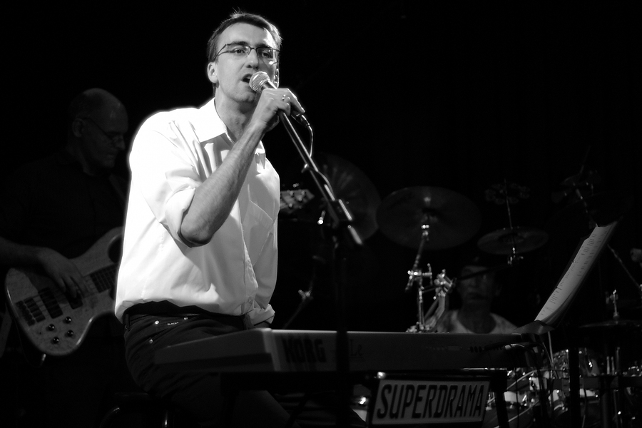 Robert Gozon, B&W, Superdrama, Das Rind, R&uuml;sselsheim